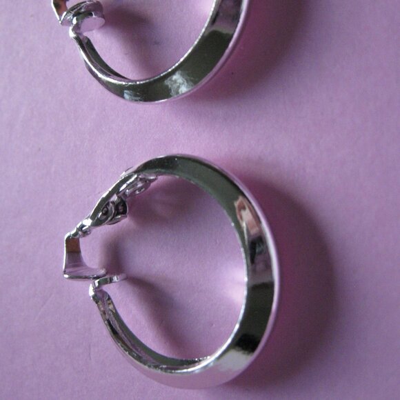 Lot of 5 Vintage Screw Back Clip On Earrings Faux Silver Torquoise Hoops - Picture 3 of 11